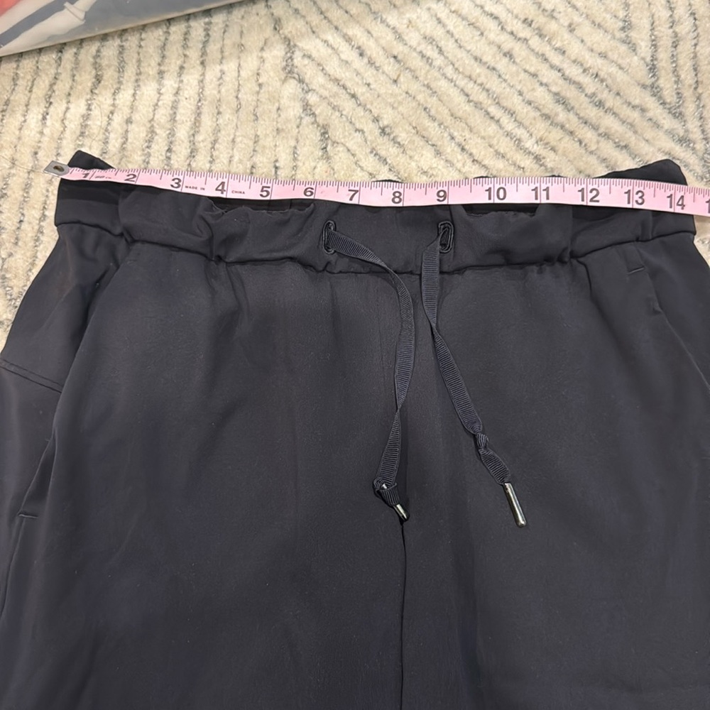 Lululemon size 4-6 pants (see measurements)